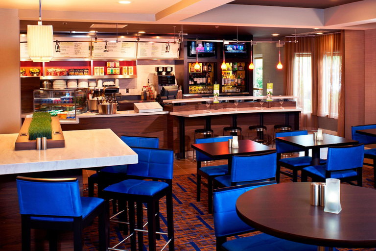 Food & Drinks 4, Courtyard by Marriott Cleveland Airport North, Cuyahoga