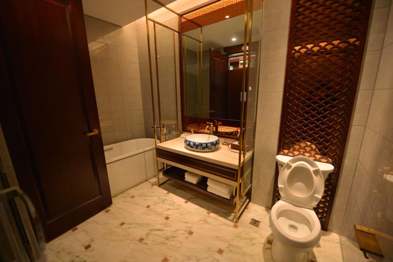 Bathroom 3, Jingcui Huanyi Hotel, Wuhan