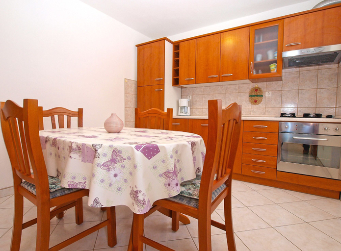 Others 5, Apartment 1349, Pula