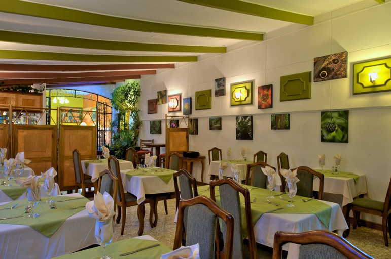 Food & Drinks 5, Hotel Le Bergerac, San José