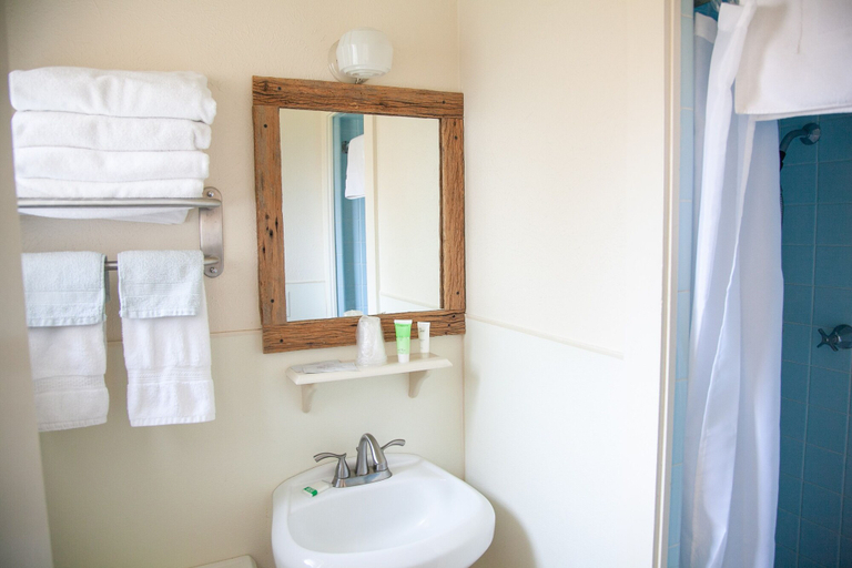 Bathroom 3, Shiner Country Inn, Lavaca
