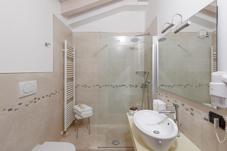 Bathroom 4, Hotel Marco Polo, Verona