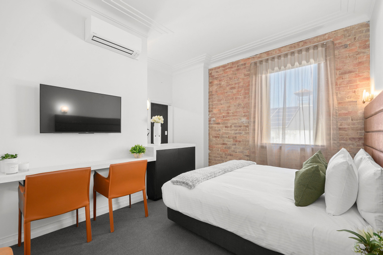 Grand Hotel Wyong, Wyong - South and West