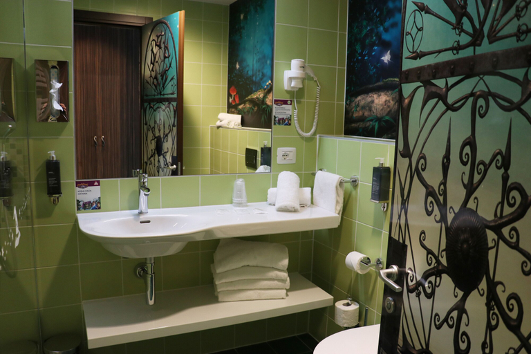 Bathroom 4, Gardaland Magic Hotel, Verona