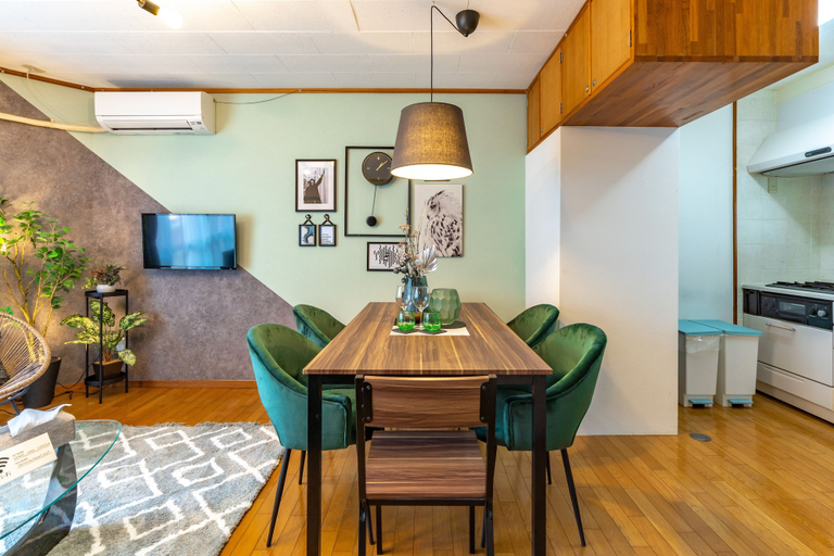 Others 5, Good Apartment, Naha