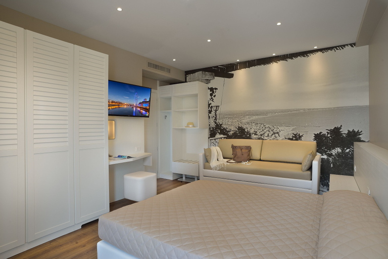 Bedroom 4, Embassy Hotel & SPA, Rimini