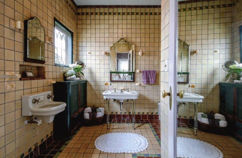 Bathroom 3, Mathis House, A Victorian Bed & Breakfast and Tea Room at 600 Main, Ocean