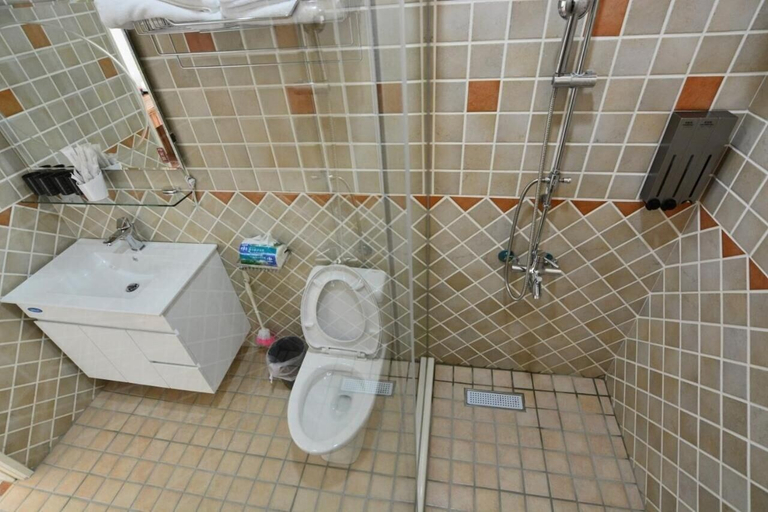 Bathroom 3, Futian B&B, Hualien