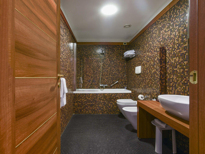 Bathroom 5, Thai Si, Treviso