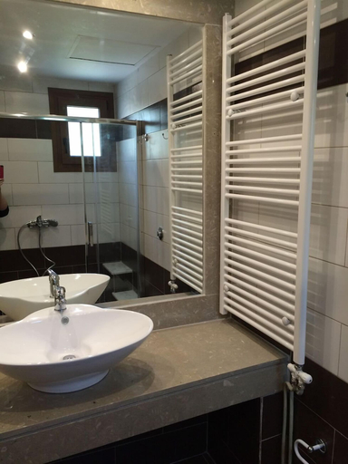Bathroom 4, Skiathos Island Villas, Thessaly
