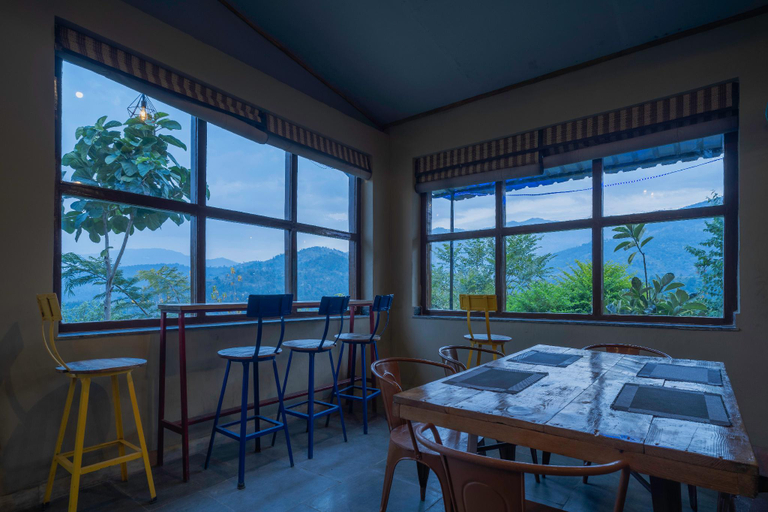 Food & Drinks 2, LaHermitage Resort, Lansdowne, Garhwal