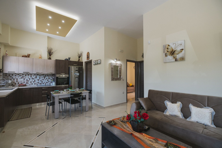 Others 5, Spacious & New fully equipped Home with Parking, Crete
