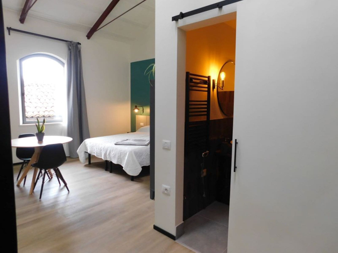 Bedroom 4, Piumaviola, Parma