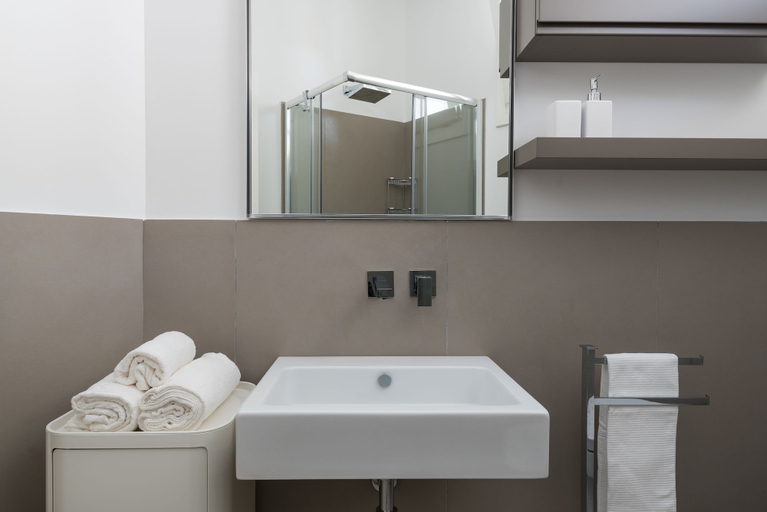 Bathroom 3, Design e Comfort nel centro di Catania by Wonderful Italy, Catania