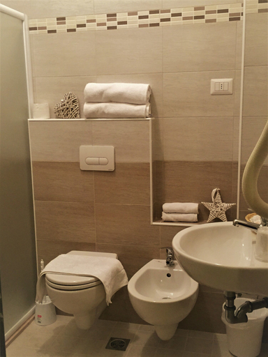 Bathroom 5, Hotel Abc, Rimini