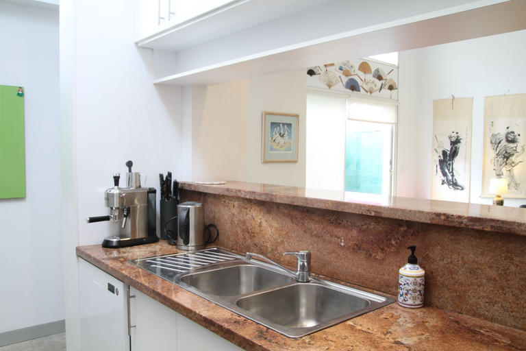 Others 4, StayCentral - Fairfield 4Br Home, Melbourne
