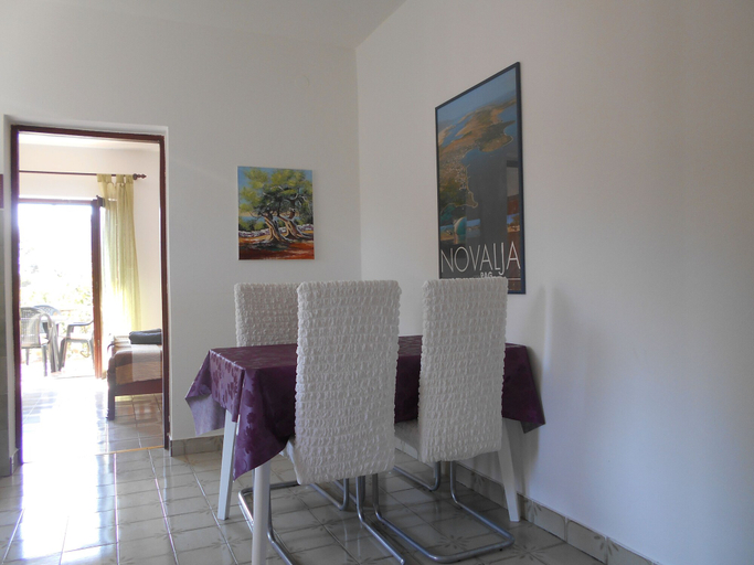 Others 5, Cosy Apartment "elena" Near Center, Novalja