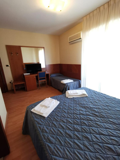 Bedroom 3, Hotel Calgary, Chieti