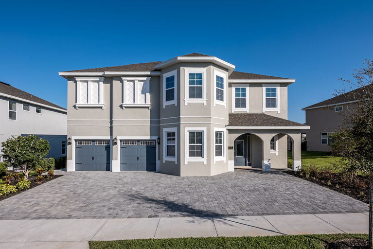Exterior & Views