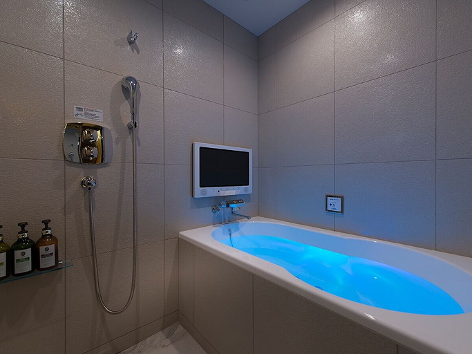 Bathroom 3, Hotel Glanz Cascata, Minato