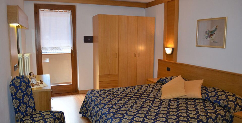 Bedroom 4, Residence Antares, Trento
