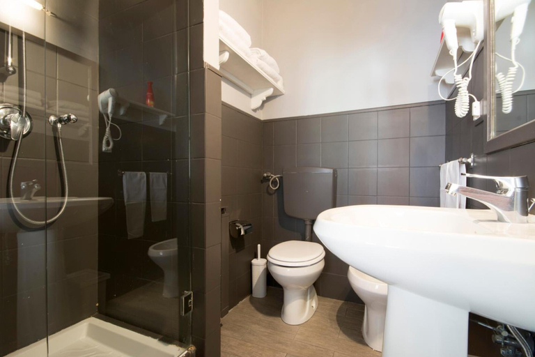 Bathroom 5, B&B Le Casine di Firenze, Florence