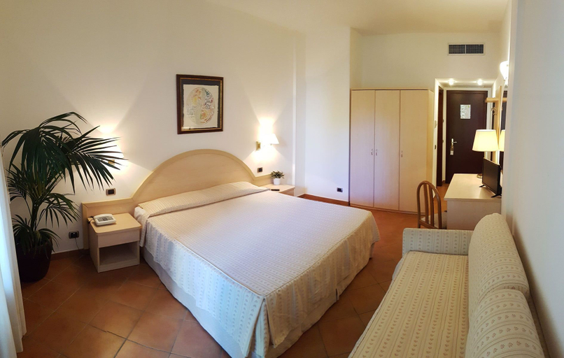 Bedroom 4, Hotel Gabbiano Beach, Foggia