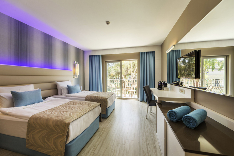 Bedroom 4, TUI MAGIC LIFE Masmavi - All inclusive, Serik