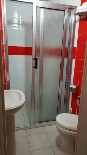 Bathroom 3, Hôtel La Brise, Ain Turk