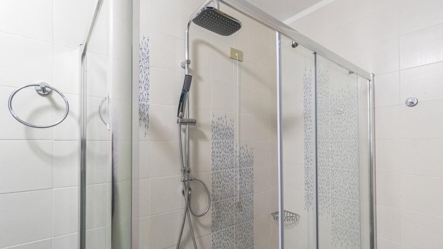 Bathroom 5, Il Borgo Apartments B1 - Sv-d600-bove3etb, Savona
