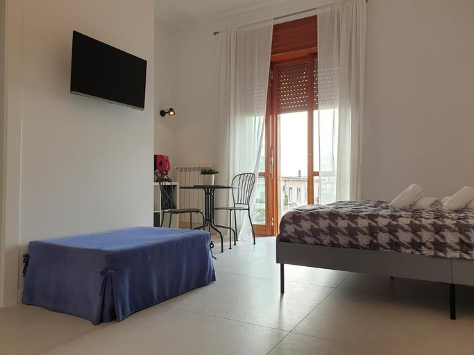 Bedroom 3, Oasi Al Centro con Parcheggio, Salerno