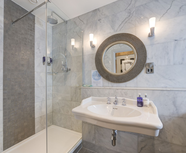Bathroom 3, Eagle Mill, Cambridgeshire