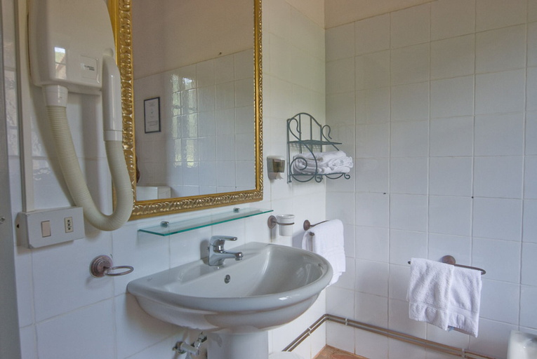 Bathroom 3, Antico Casale di Montegualandro & Spa, Perugia