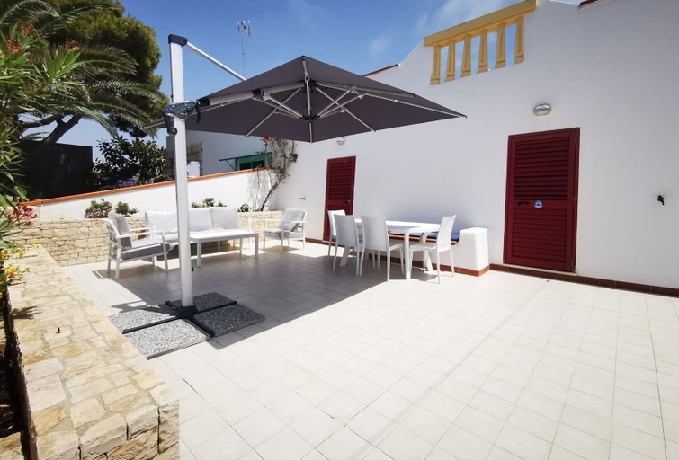 Others 5, Villa Fiora, Lecce