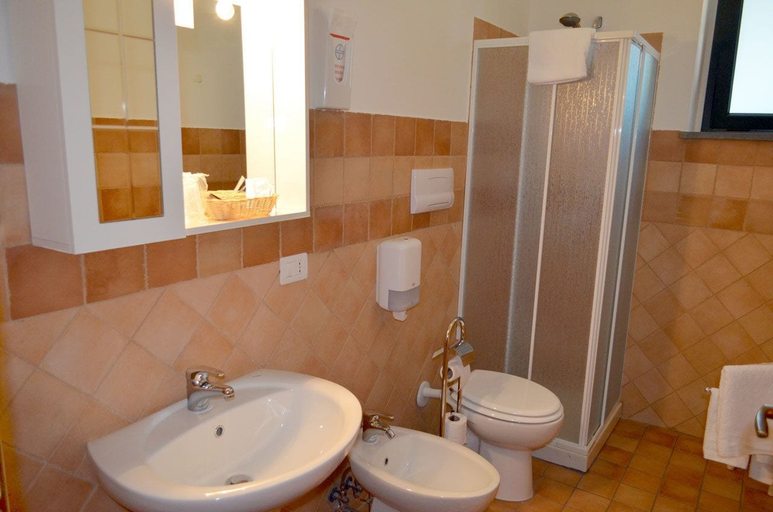 Bathroom 4, L'infinito, Catania
