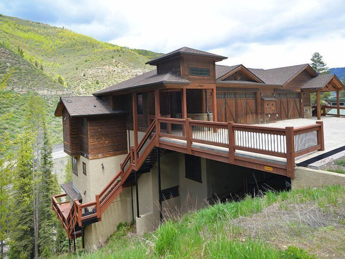 Exterior & Views, Intermountain Chalet, Eagle
