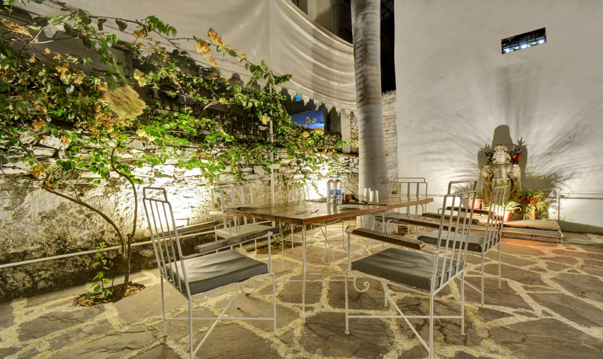 Food & Drinks 5, Treebo The Regal House, Near Fateh Sagar Lake, Udaipur