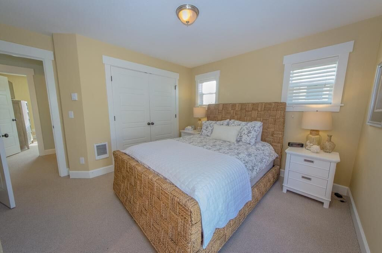 Bedroom 2, Coastal Break, Lincoln