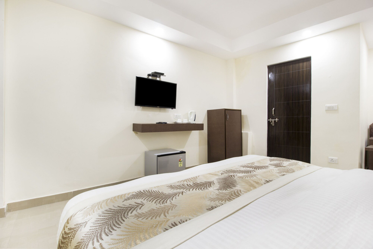 Bedroom 2, Hotel Smart by Kelvish Hotel, Delhi