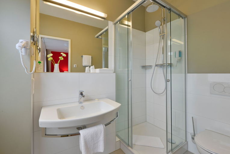 Bathroom 5, INVITE Hotel Fulda City, Fulda