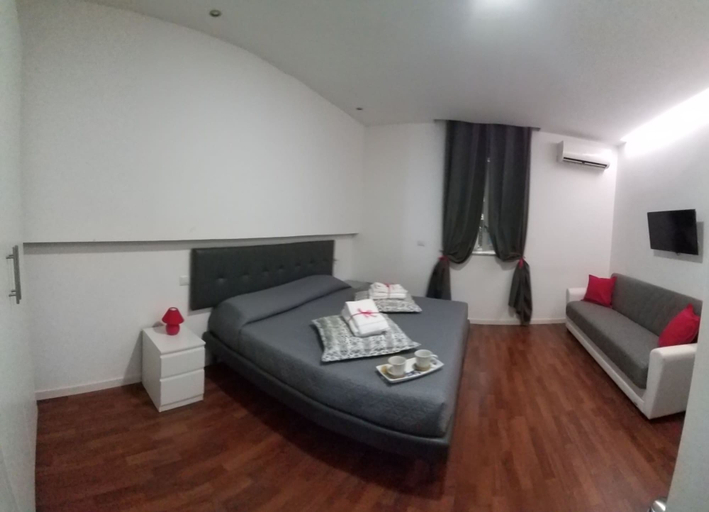 Bedroom 3, Suite Duomo B&B & Apartment, Napoli