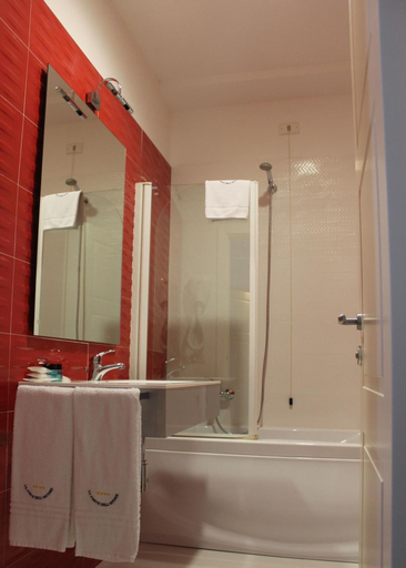 Bathroom 4, La Fonte dell'Astore, Isernia