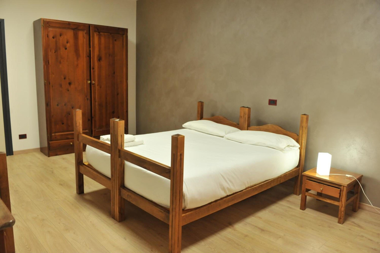 Bedroom 3, Hotel Theotokos, Potenza