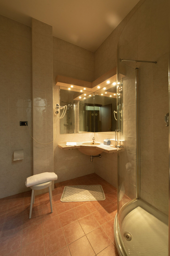 Bathroom 4, Hotel Paradiso Terme, Padua