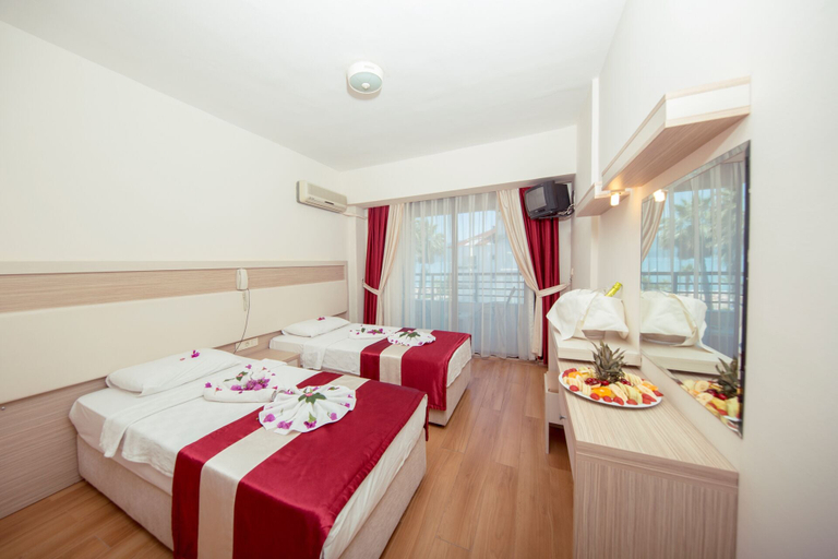 Bedroom 2, Portofino Hotel, Marmaris