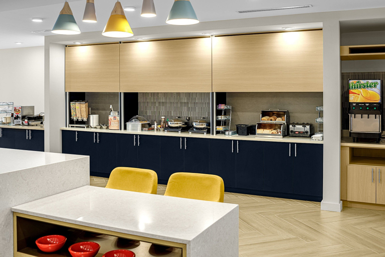 Food & Drinks 5, TownePlace Suites by Marriott Ironton, Lawrence