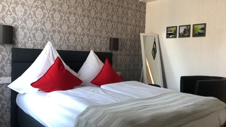 Bedroom 2, Hotel Casalino, Kleve