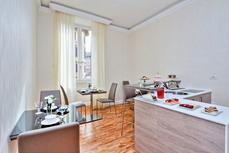 Food & Drinks 5, Lanza 111 - Exclusive Rooms, Roma