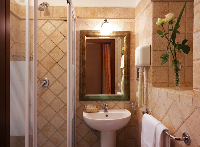 Bathroom 4, Hotel Golden, Rome