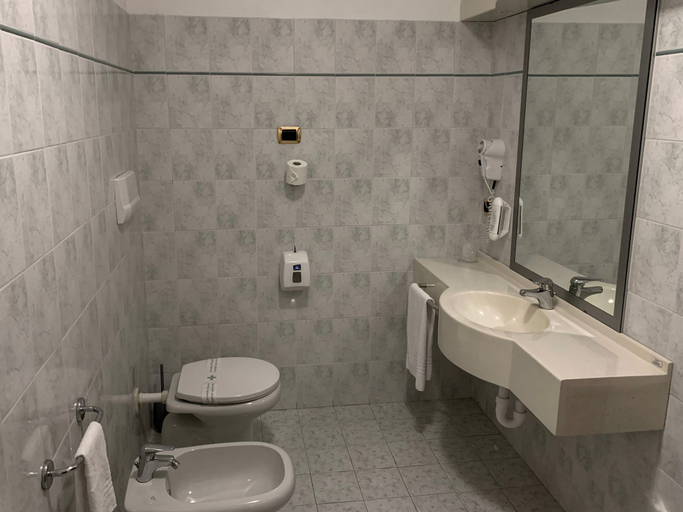 Bathroom 4, La Locanda della Franciacorta, Brescia